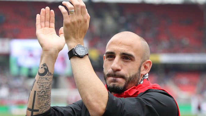 Pinola verlässt den "Club"